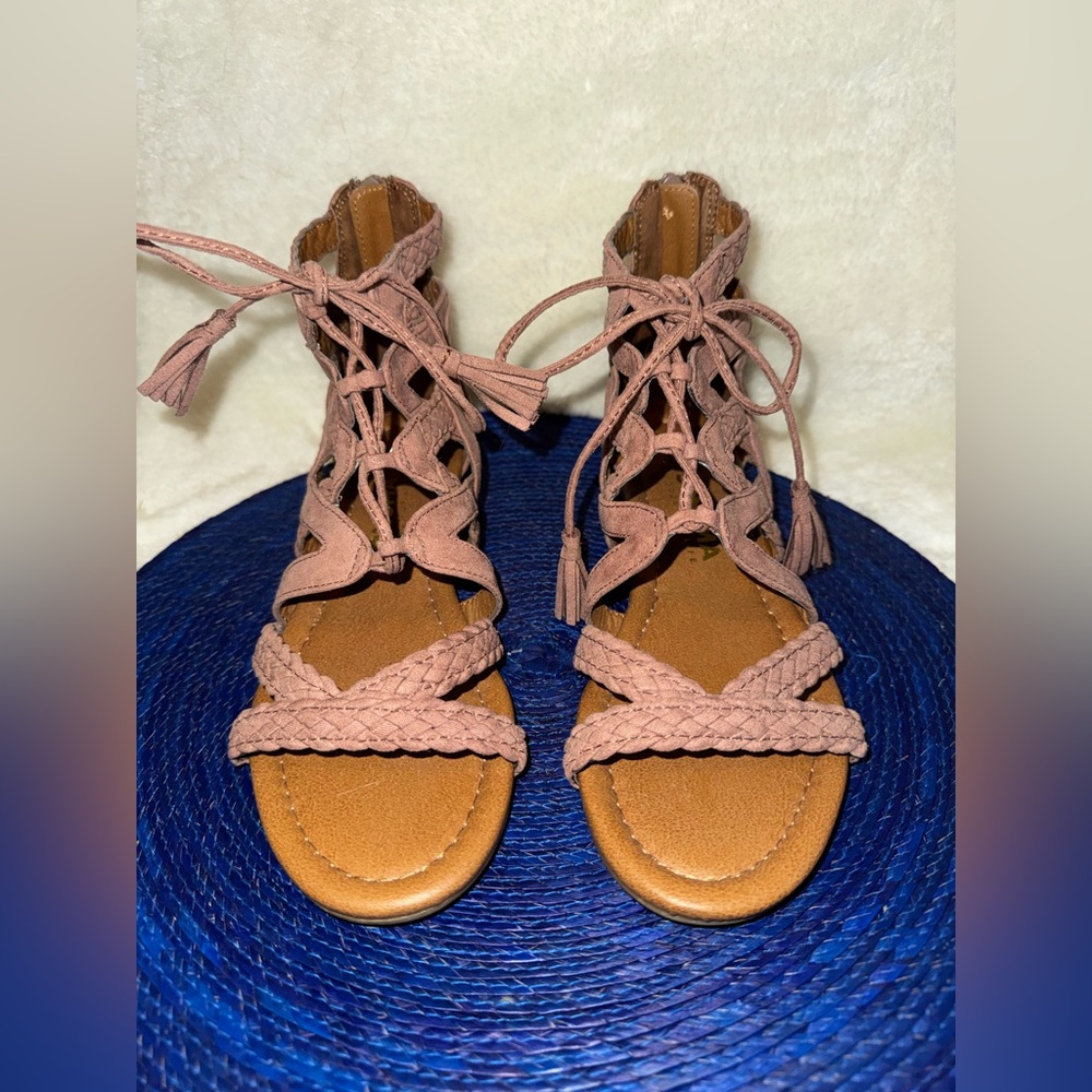 Sonoma Brown Gladiator Sandals with Lace-Up and Zippered back Size 7 - Picture 2 of 7